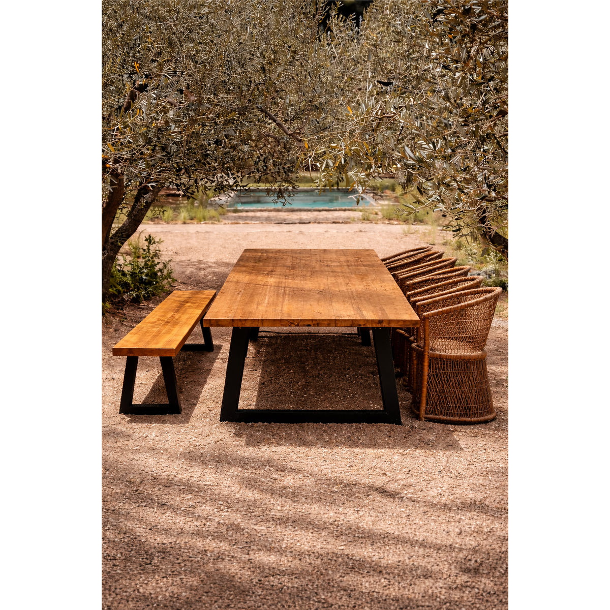 Teakbank mit Eisenbeinen, 220 cm – Altholz