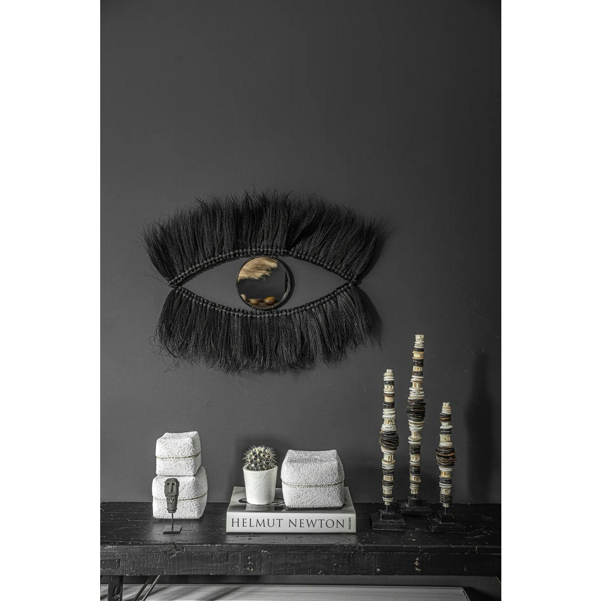 Spiegel mit Grasrahmen, schwarz, 100 × 60 cm – skulptural
