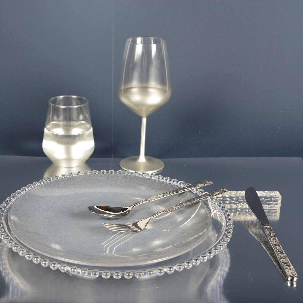 Besteckset aus Edelstahl, 24-teilig – gehämmertes Silber