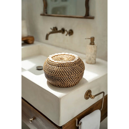 Rattan basket with cowrie shells - S, 23 cm