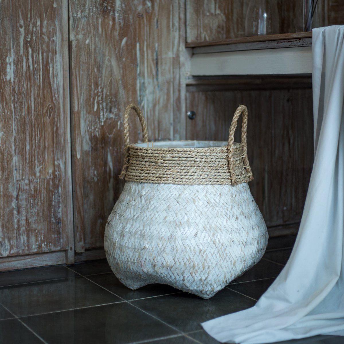 Korb BENOA S aus Bambus, Seegras und Jute – Weiß und Beige