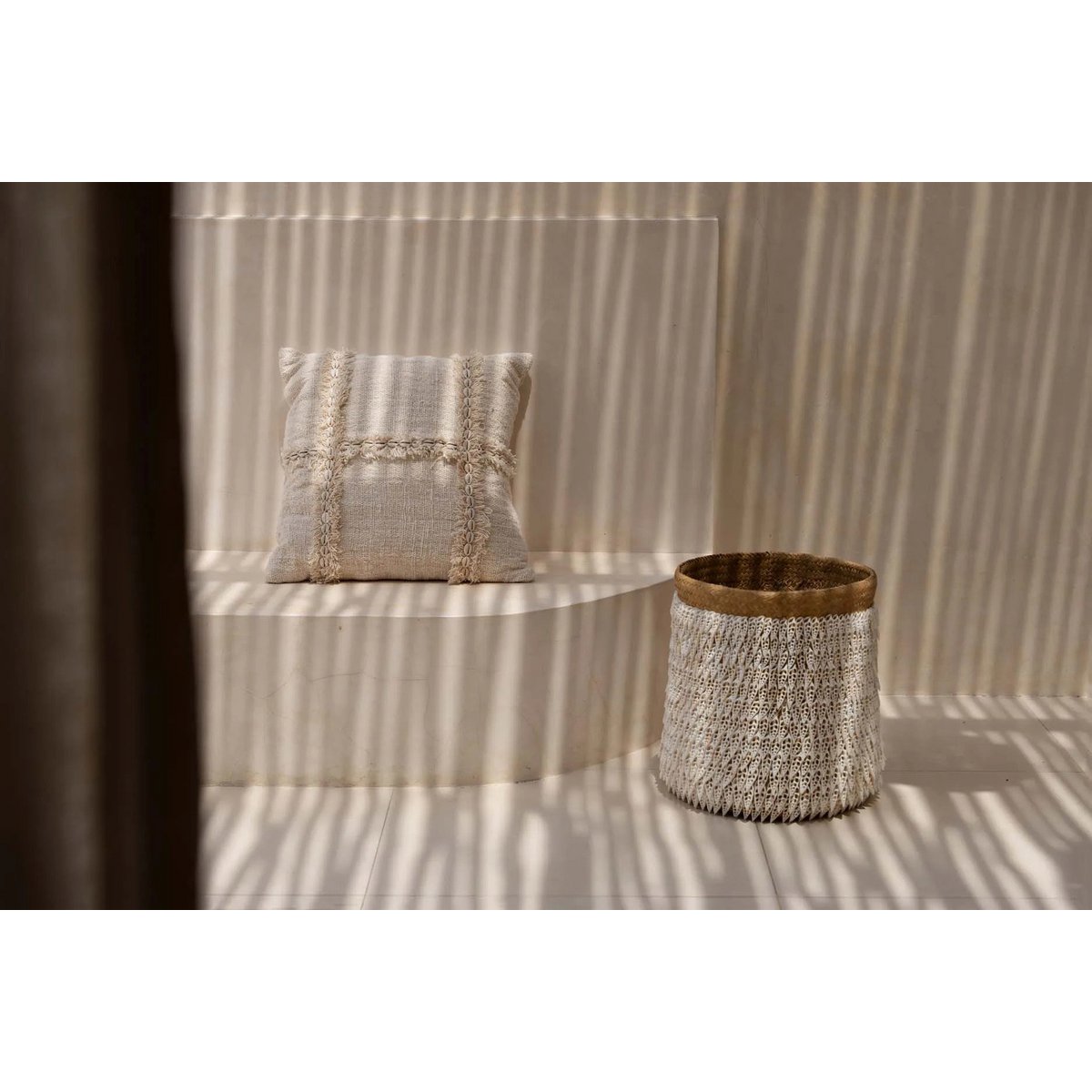 Pandan shell basket 34 × 40 cm - cylinder