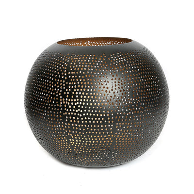 Gennembrudt messingkugle lysestage XL – sort og guld, 30 cm