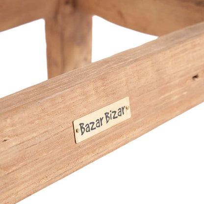Holzhocker mit rustikalem Charakter - natur