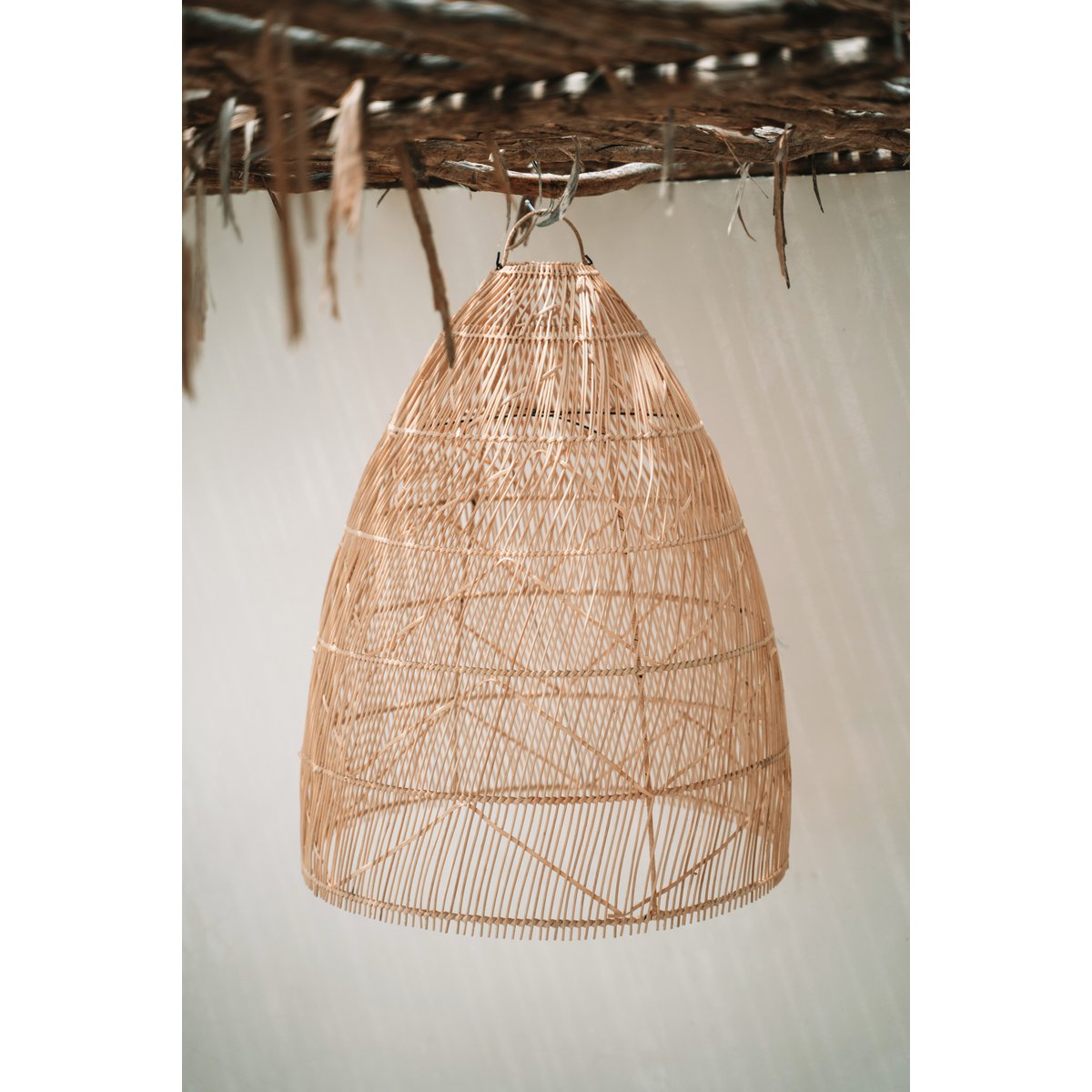 Rattan pendant light with twister weave - M