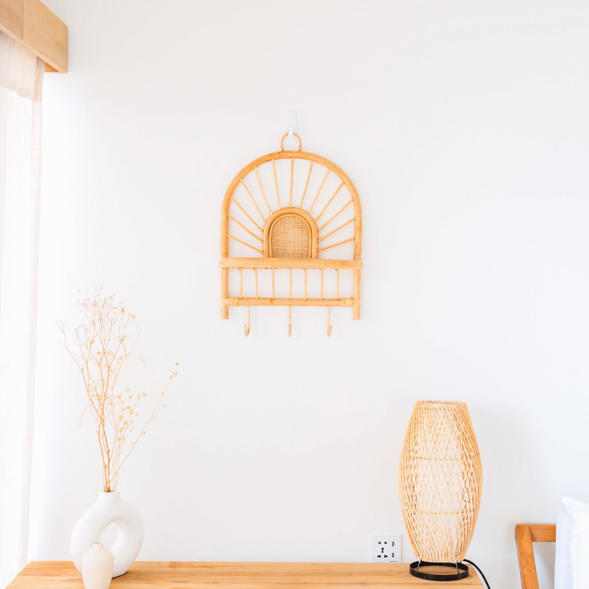 Rattan wall shelf 41×53 cm – handmade in Indonesia
