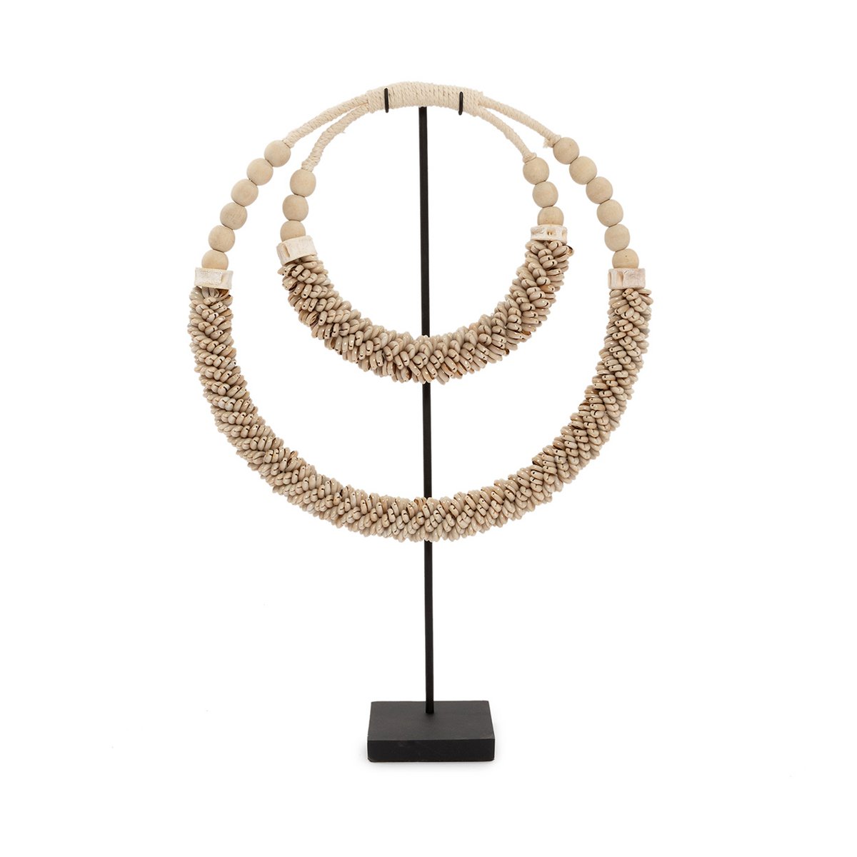 Muschelkette auf Ständer - naturfarben